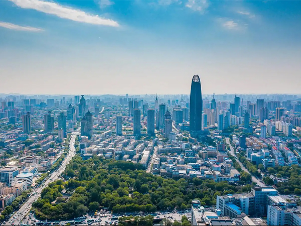 干出走在前的样子 干出挑大梁的担任